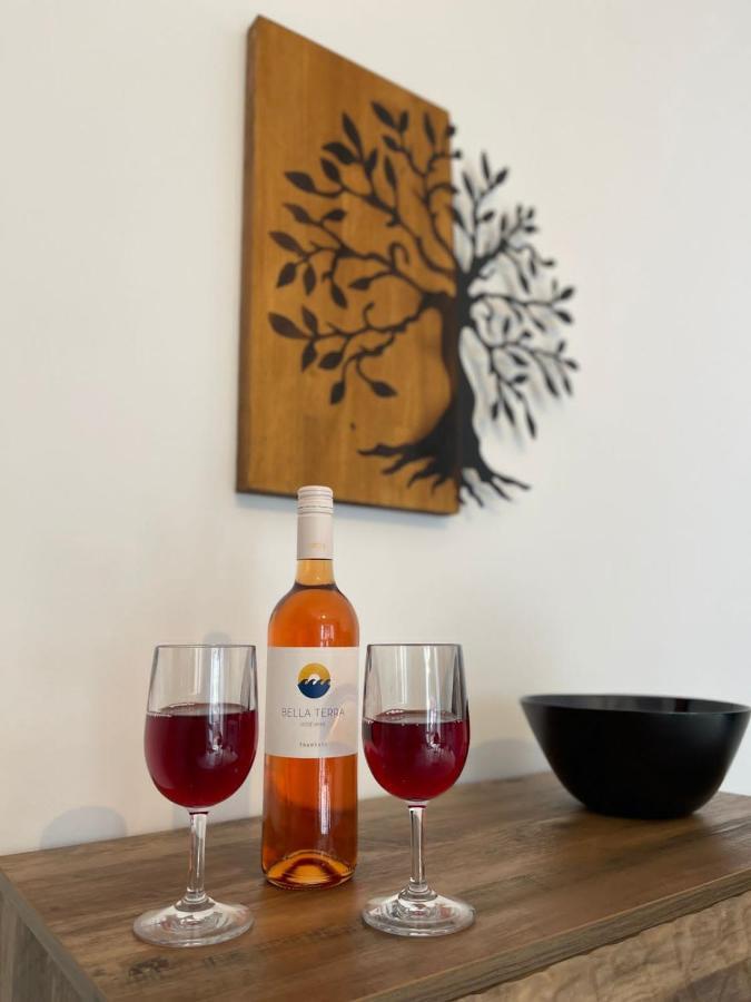 Armoniahousesuites * Peritheia