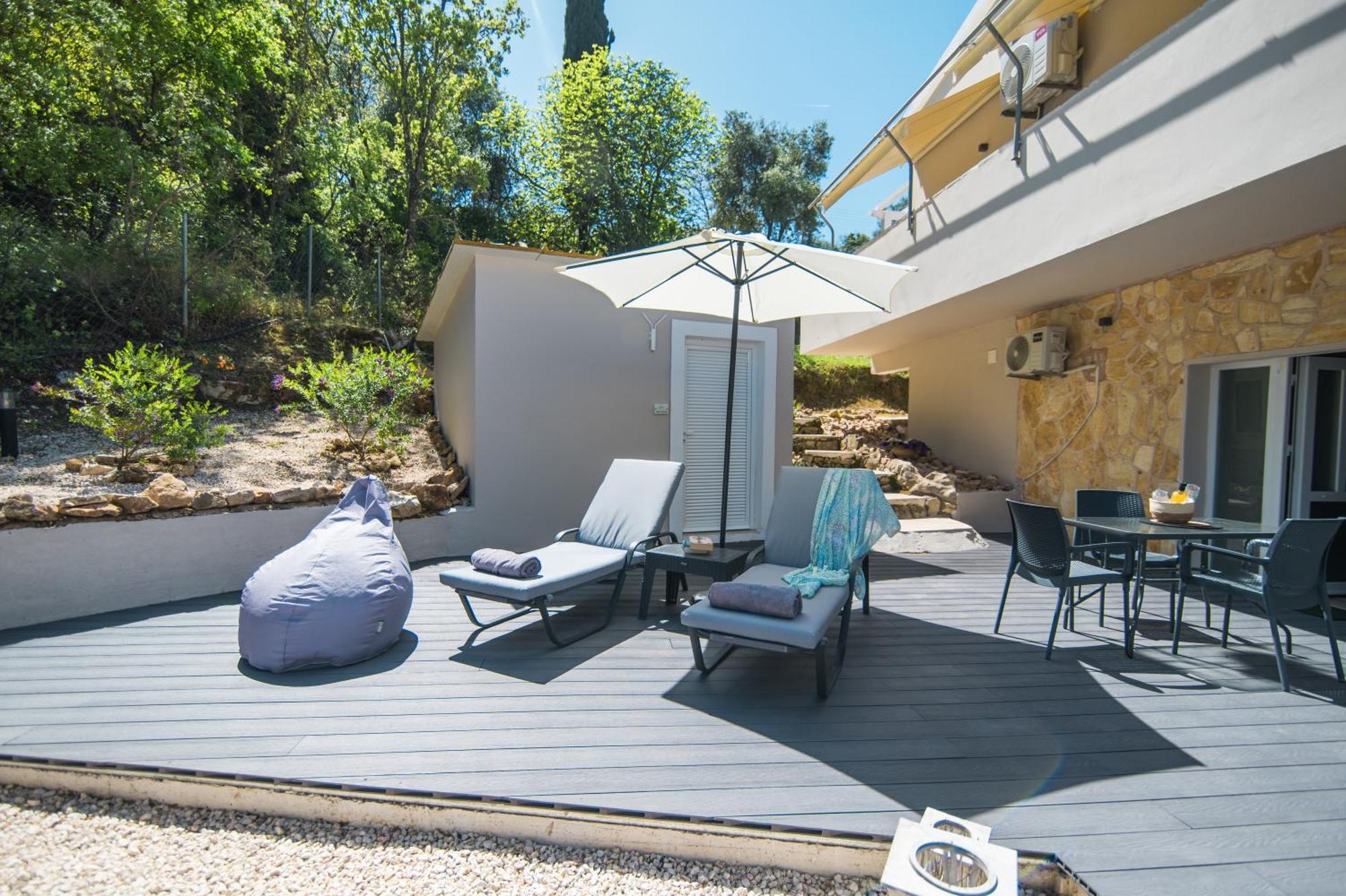 Armoniahousesuites * Peritheia