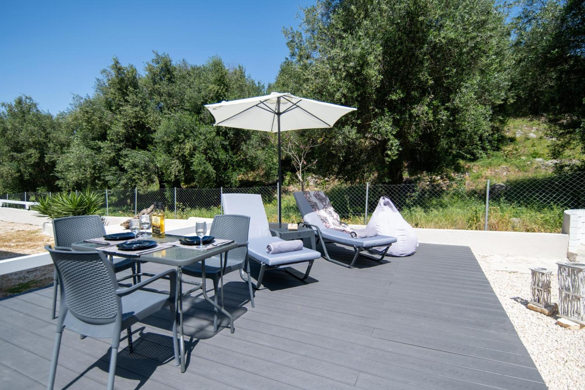 Armoniahousesuites Apartment Peritheia